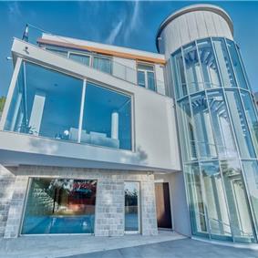6 bedroom villa with pool and roof terrace, Sveti Stefan, sleeps 12